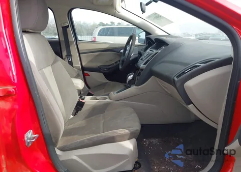 2013 Ford Focus Se z USA, uszkodzony, nr VIN 1FADP3F20DL136324